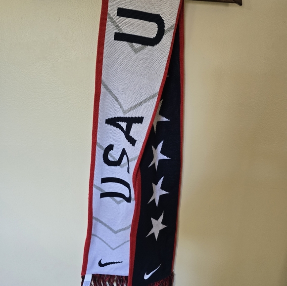 USMNT Nike Scarf - Picture 2 of 5